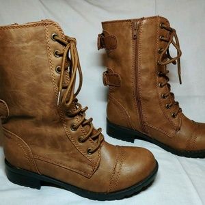 Brand New Top Moda's Brown Woman's SIZE 7.5 Mid-Ca